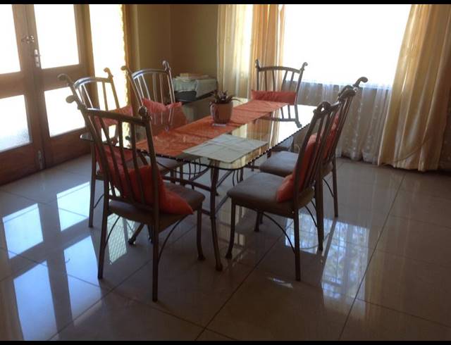 4 BEDROOM HOUSE FOR SALE IN WOODLANDS